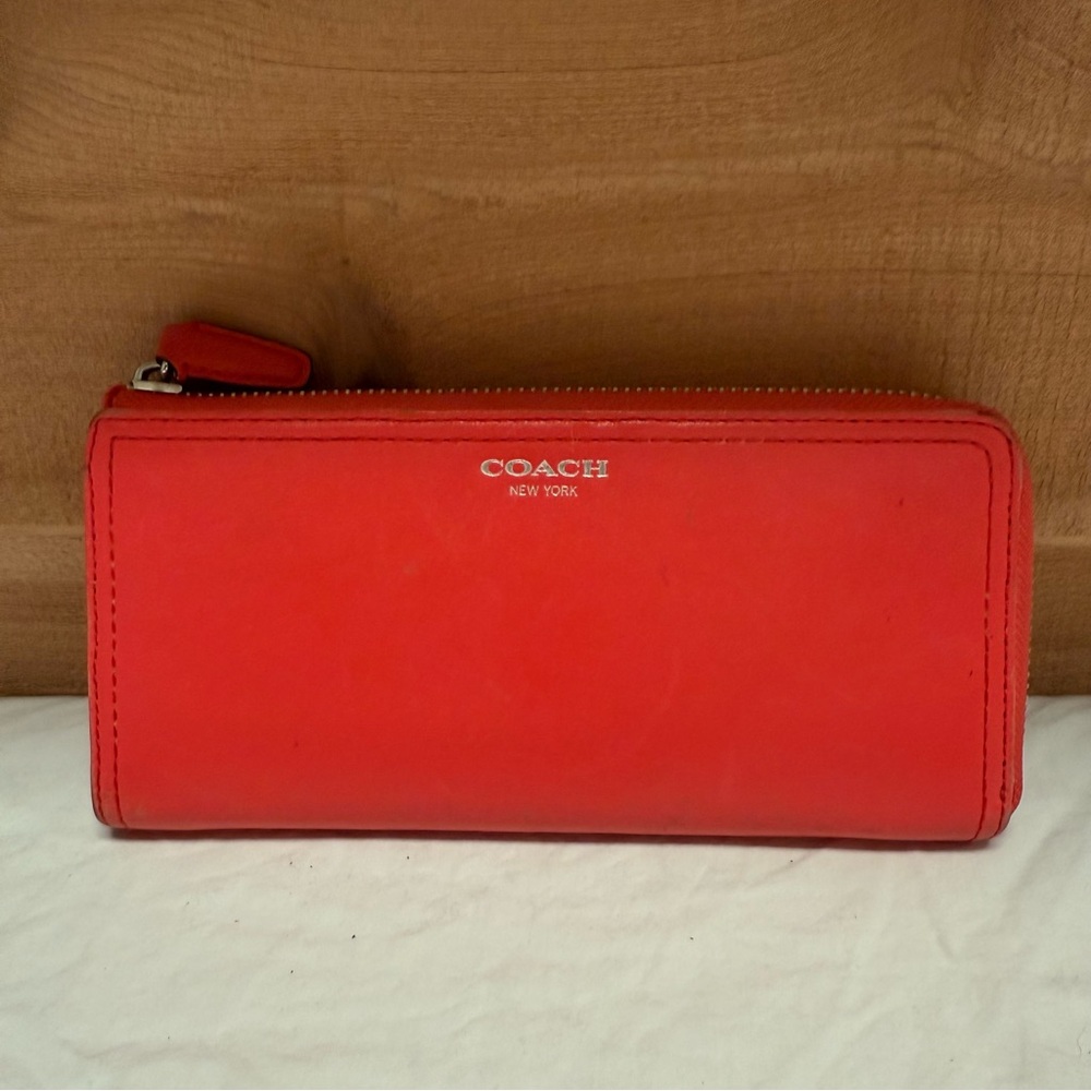 Coach Scarlet Leather Zip Wallet - Picture 1 of 4